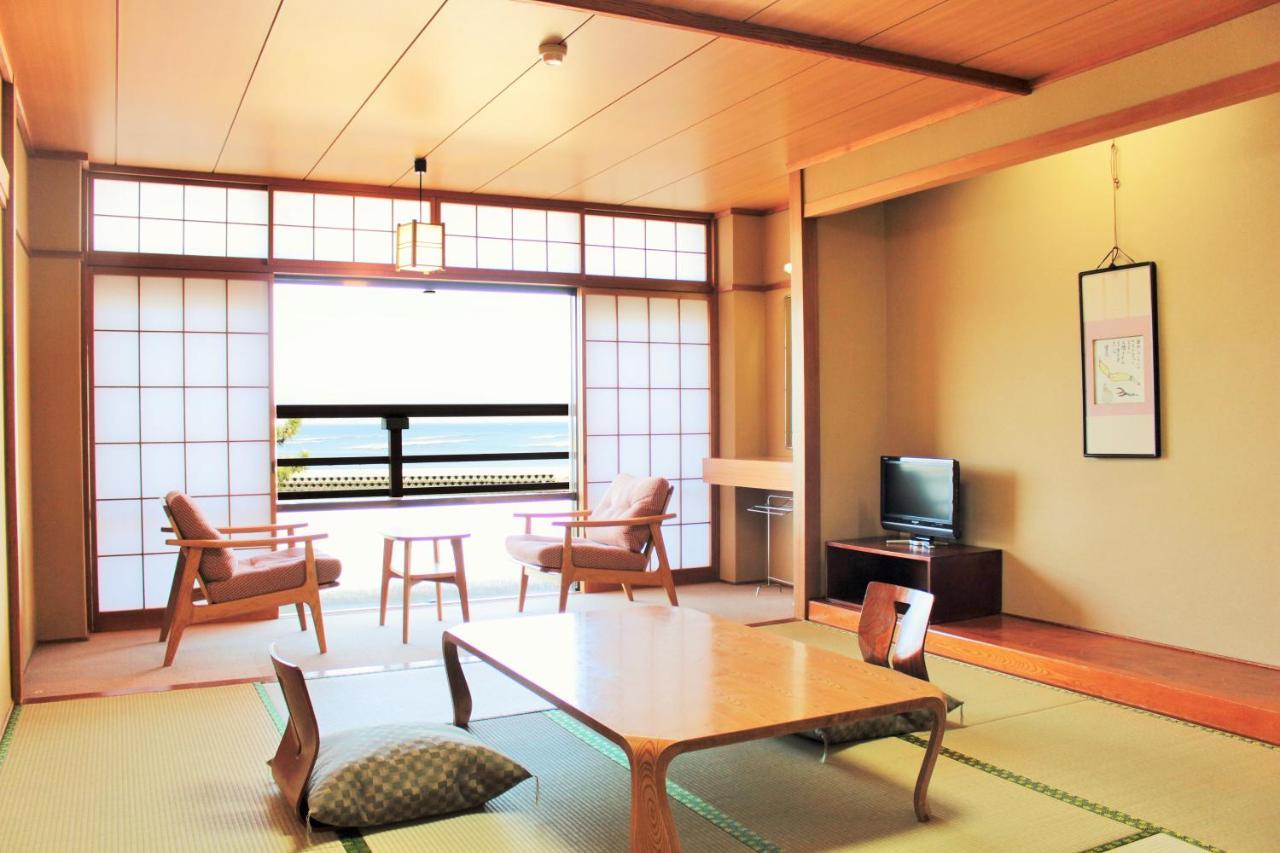 Miyajima Seaside Hotel Hatsukaichi Exterior foto
